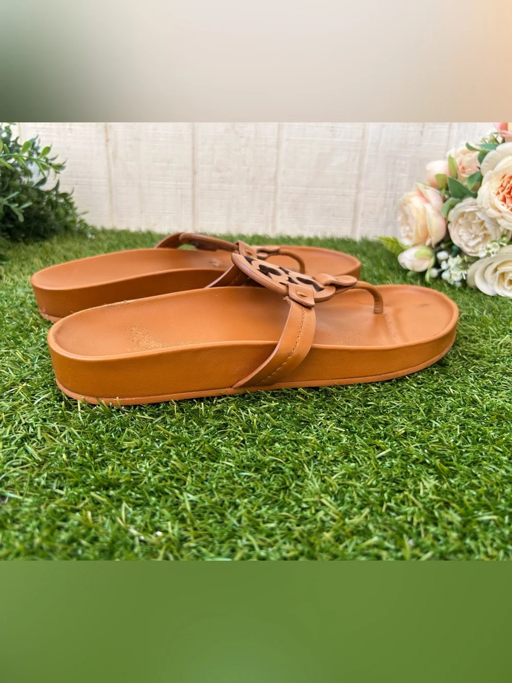 Tory Burch lightweight ergonomic
